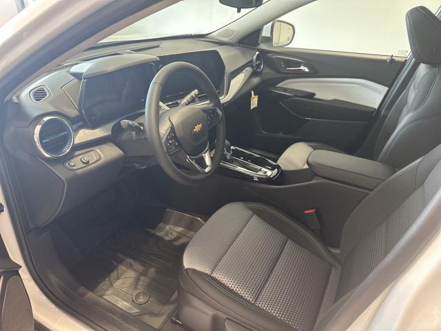 new 2025 Chevrolet Trax car, priced at $24,135
