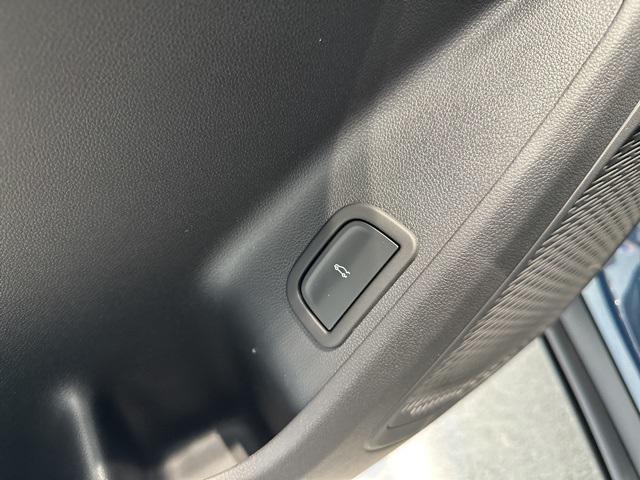 new 2026 Chevrolet Traverse car, priced at $41,876