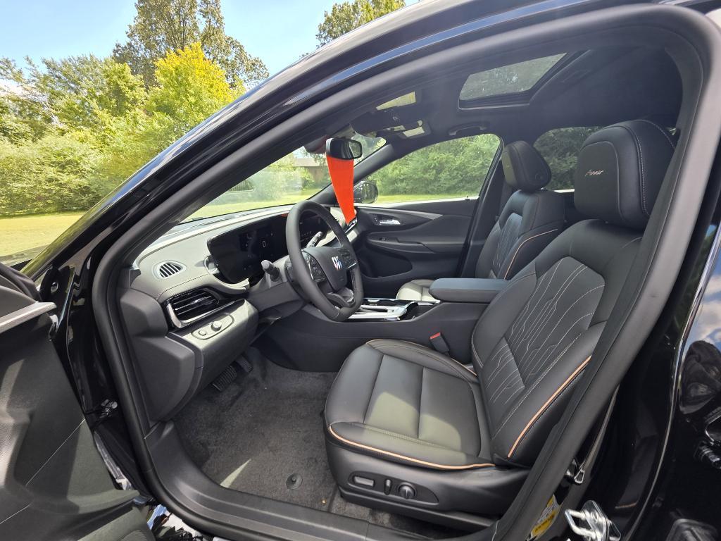 new 2025 Buick Envista car, priced at $31,625