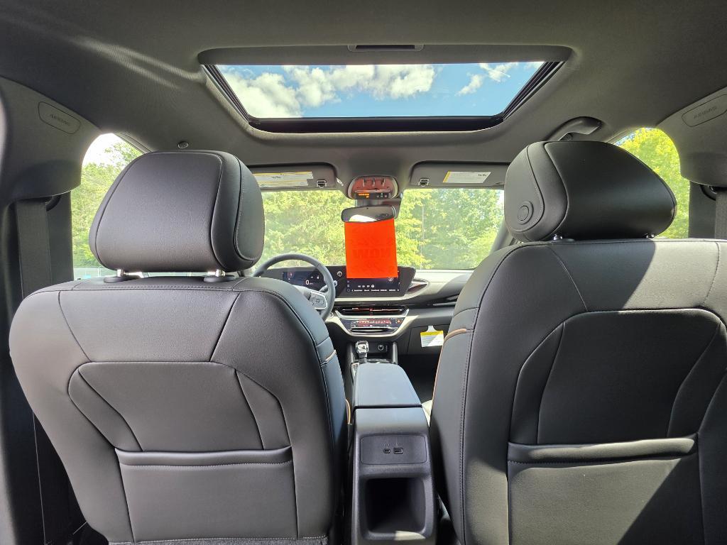 new 2025 Buick Envista car, priced at $31,625