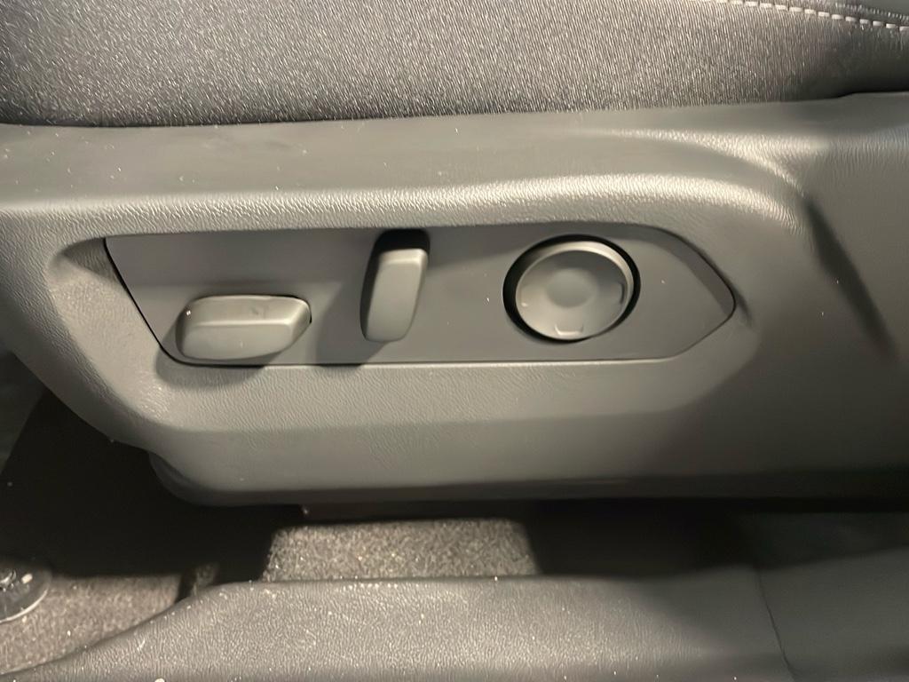 new 2025 Buick Envision car, priced at $40,740