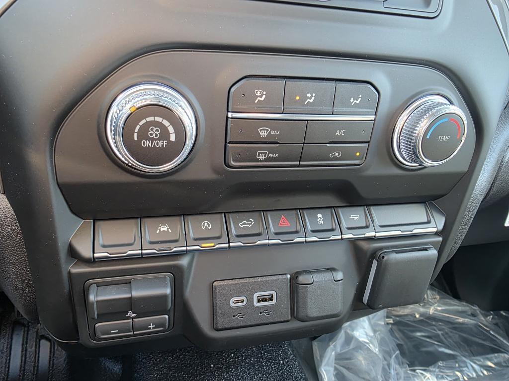 new 2026 GMC Sierra 1500 car, priced at $44,555