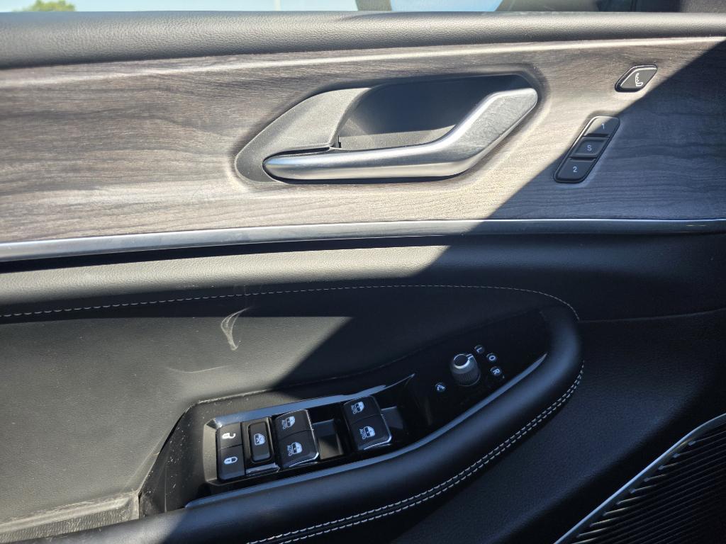 used 2021 Jeep Grand Cherokee L car, priced at $32,995