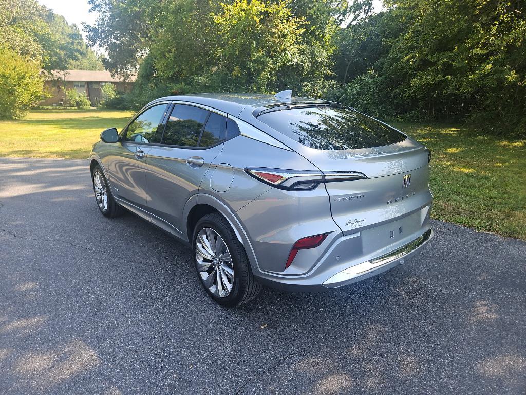 new 2025 Buick Envista car, priced at $31,625