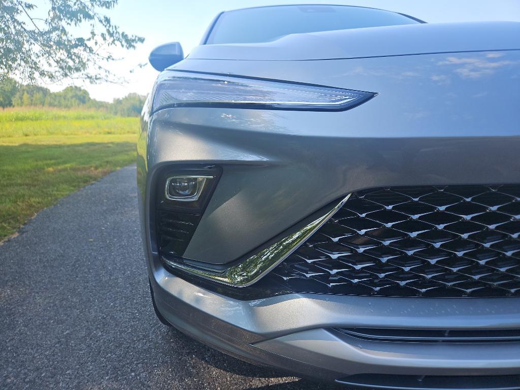 new 2025 Buick Envista car, priced at $31,625