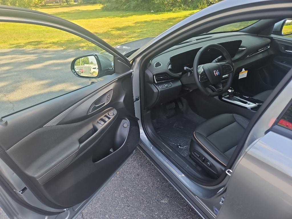 new 2025 Buick Envista car, priced at $31,625