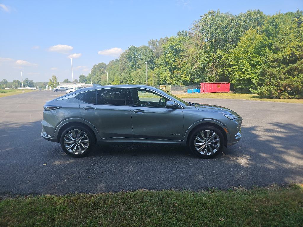 new 2025 Buick Envista car, priced at $31,625
