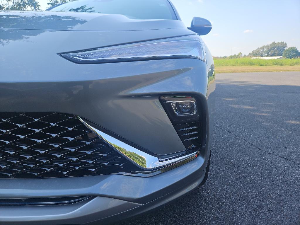 new 2025 Buick Envista car, priced at $31,625