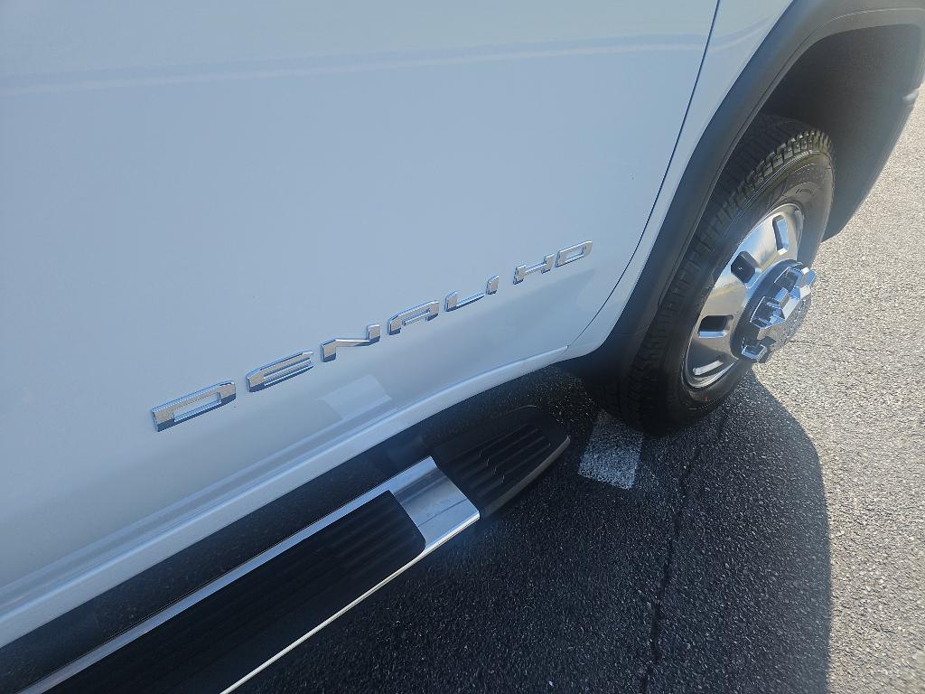 new 2026 GMC Sierra 3500 car, priced at $95,160