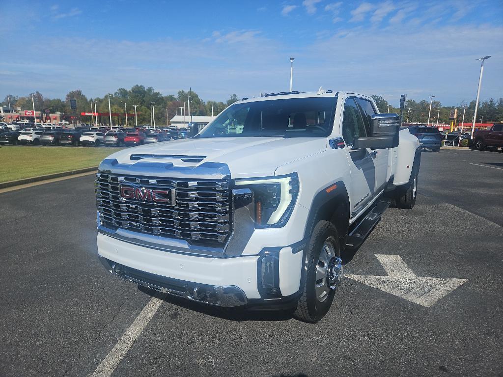 new 2026 GMC Sierra 3500 car, priced at $95,160