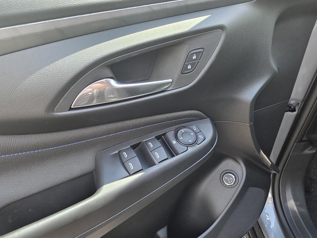 new 2025 Buick Envista car, priced at $29,315