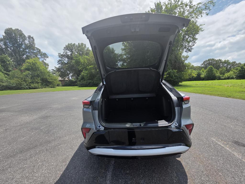 new 2025 Buick Envista car, priced at $29,315