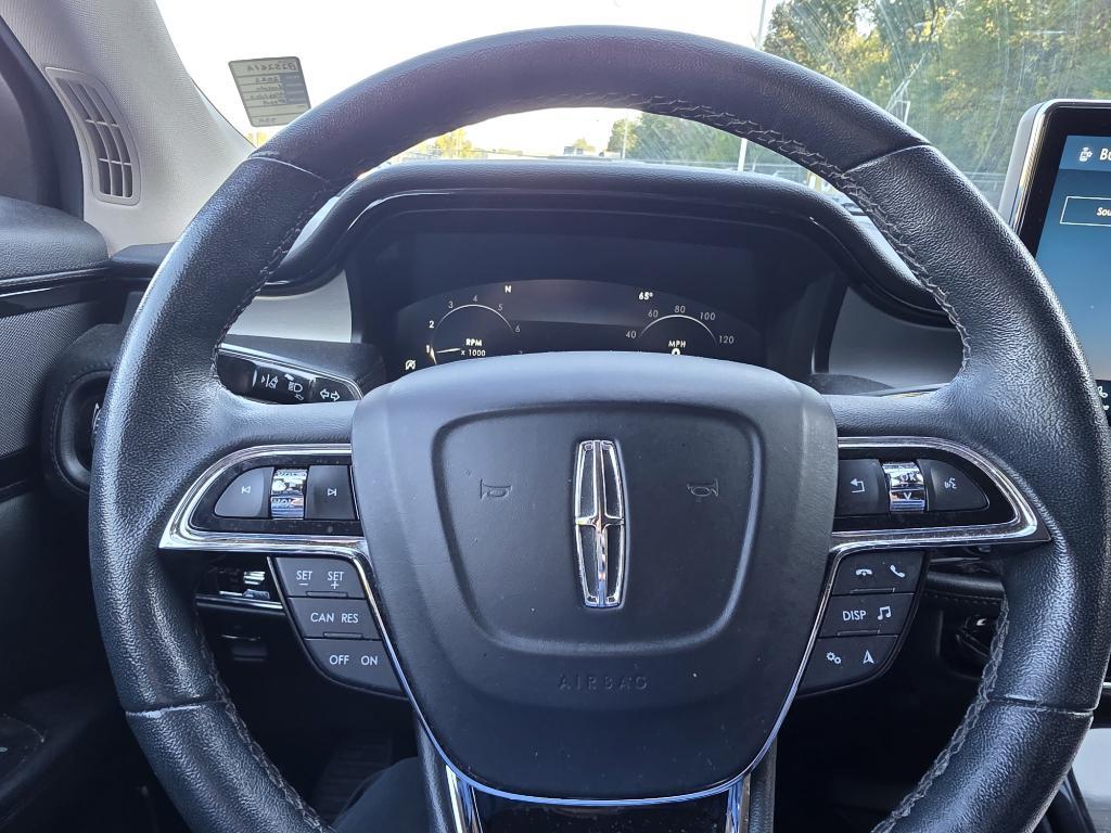 used 2022 Lincoln Nautilus car, priced at $29,995