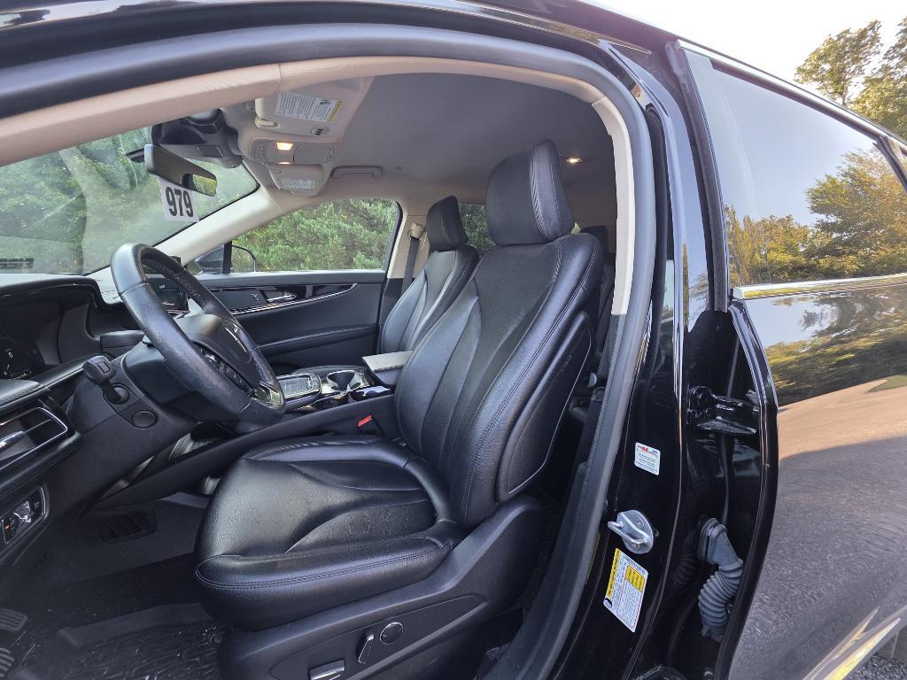 used 2022 Lincoln Nautilus car, priced at $29,995