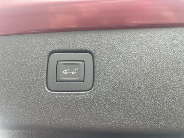 new 2025 Buick Envista car, priced at $28,580