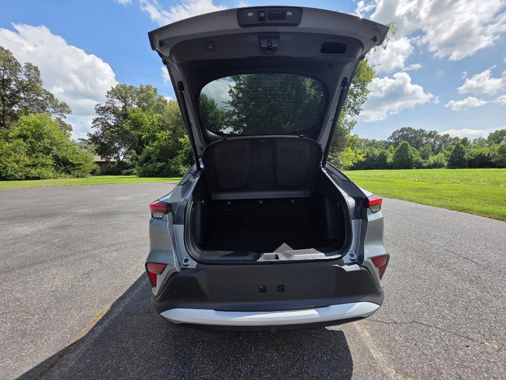 new 2025 Buick Envista car, priced at $27,280