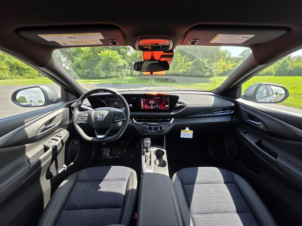 new 2025 Buick Envista car, priced at $27,280