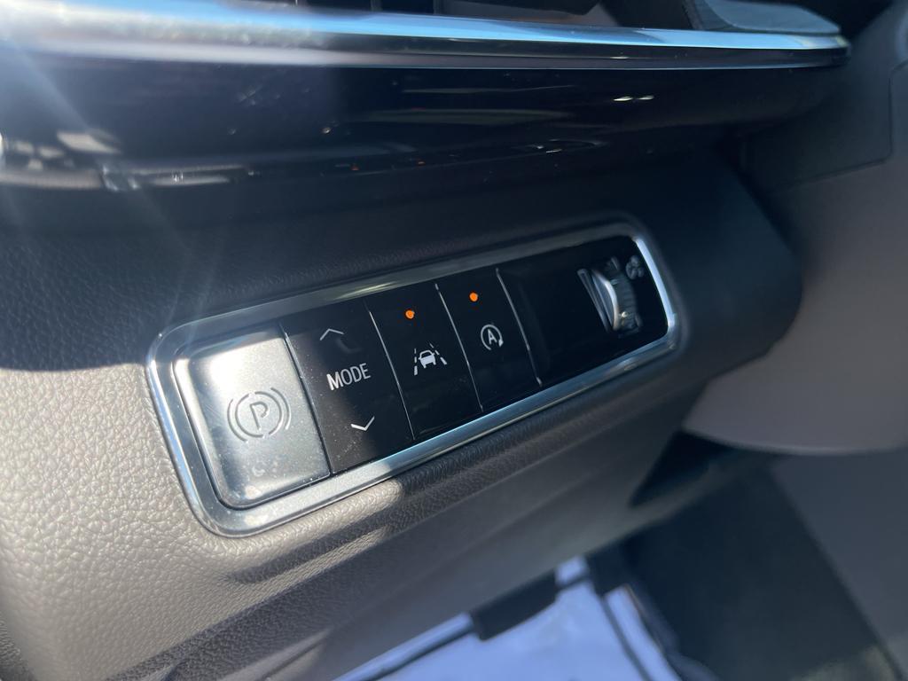 new 2025 Buick Envision car, priced at $41,235