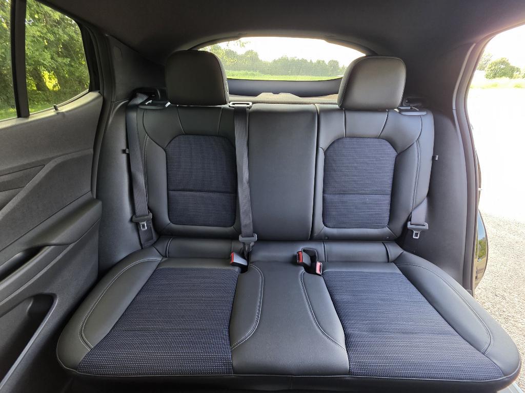 new 2025 Buick Envista car, priced at $26,725