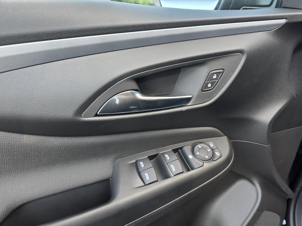 new 2025 Buick Envista car, priced at $26,725