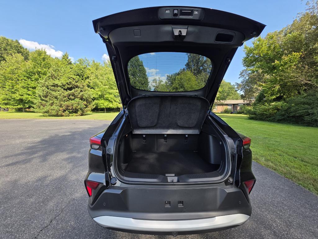 new 2025 Buick Envista car, priced at $26,725
