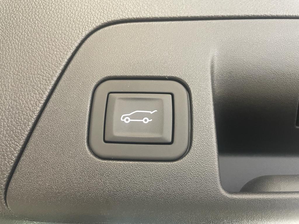 new 2025 Buick Envision car, priced at $47,595