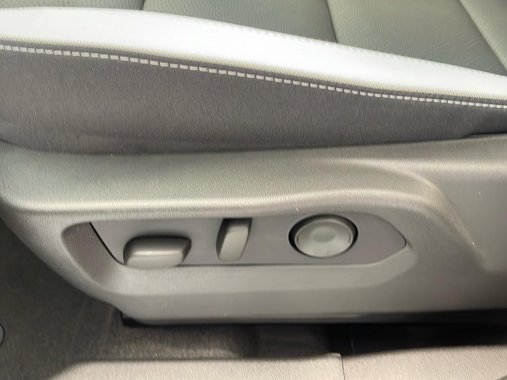 new 2025 Buick Envision car, priced at $43,735