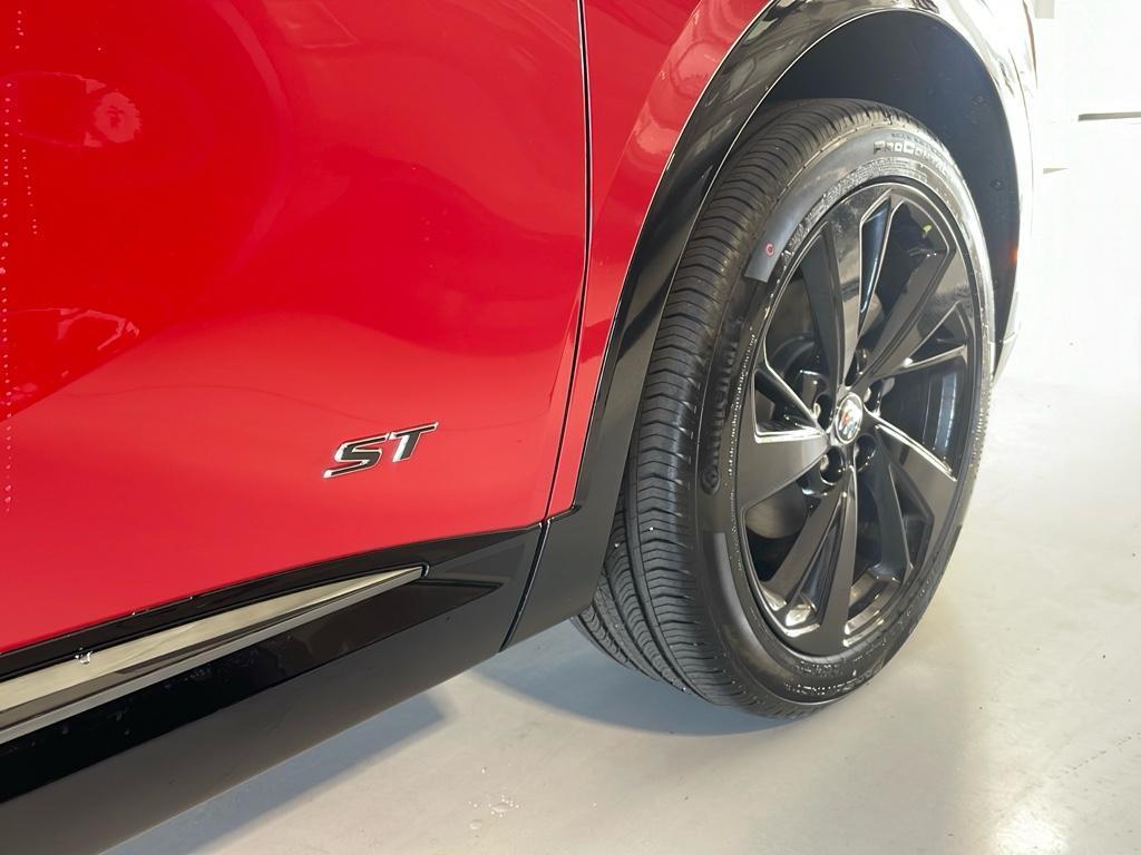 new 2025 Buick Envision car, priced at $43,735