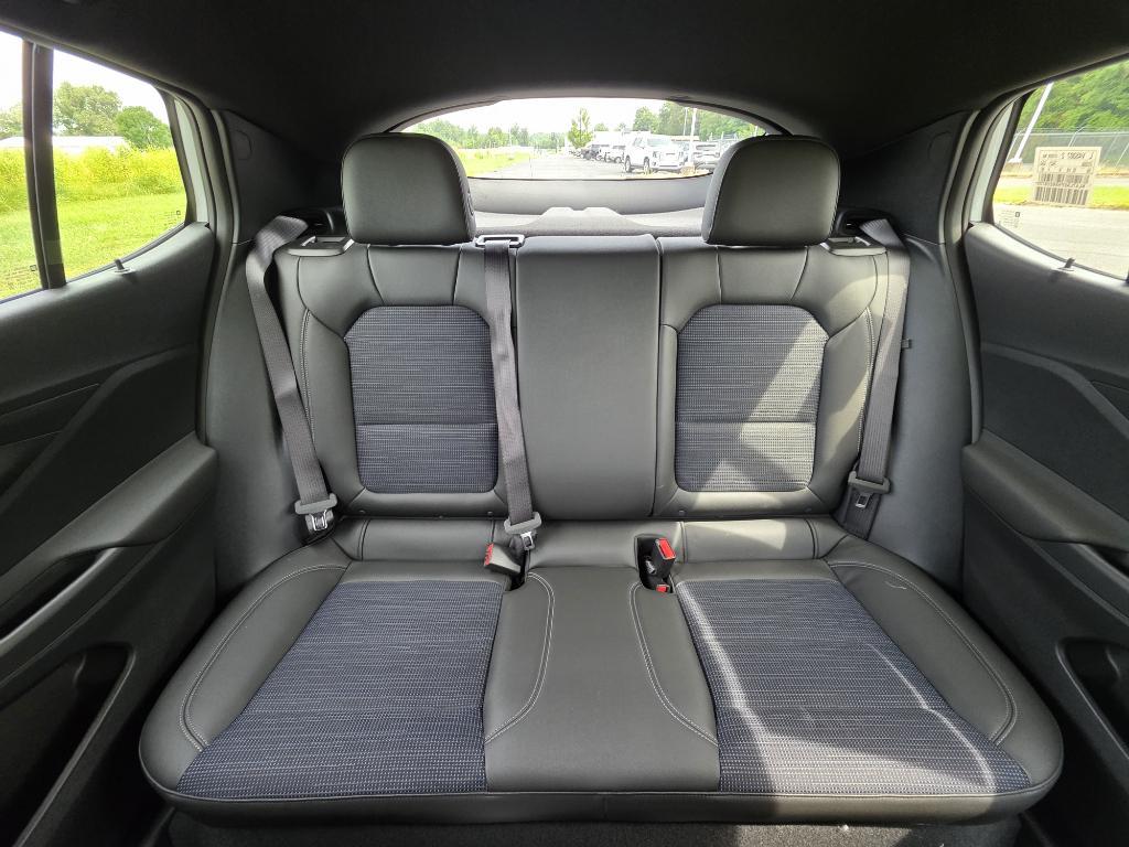 new 2025 Buick Envista car, priced at $26,785