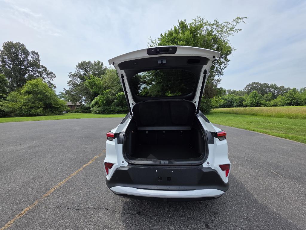 new 2025 Buick Envista car, priced at $26,785