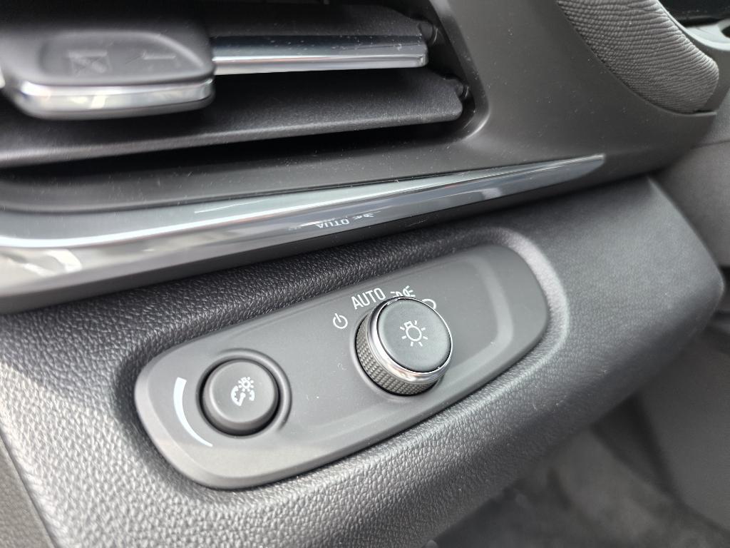 new 2025 Buick Envista car, priced at $26,785