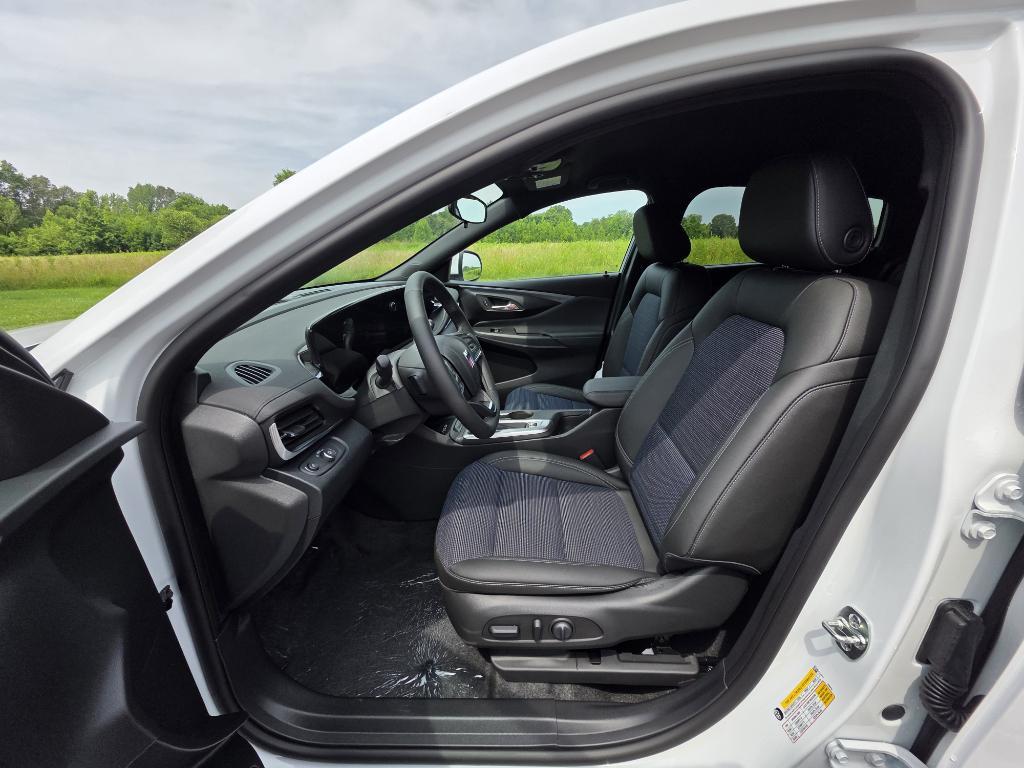 new 2025 Buick Envista car, priced at $26,785