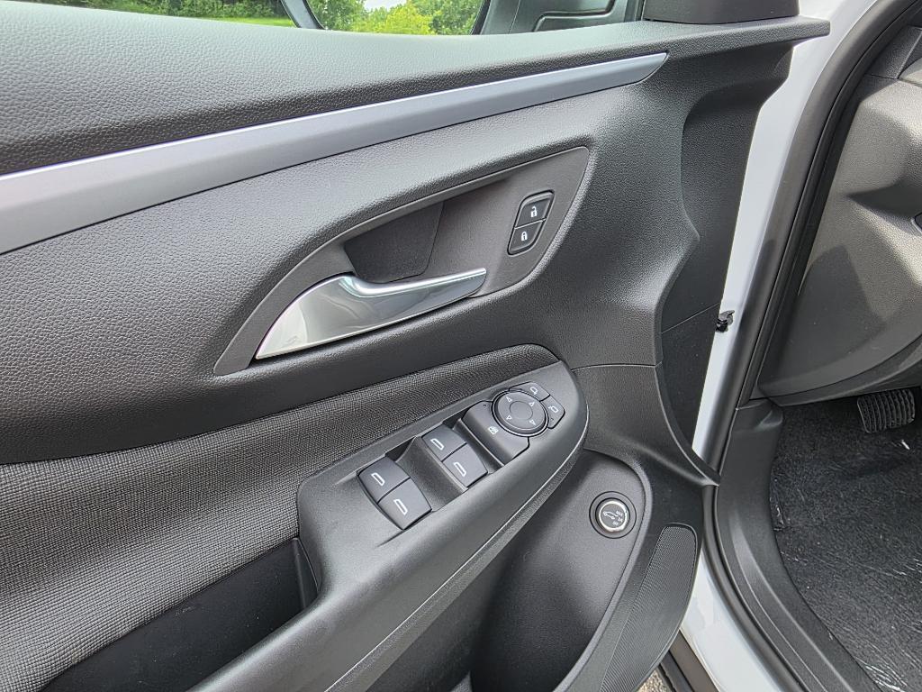 new 2025 Buick Envista car, priced at $26,785