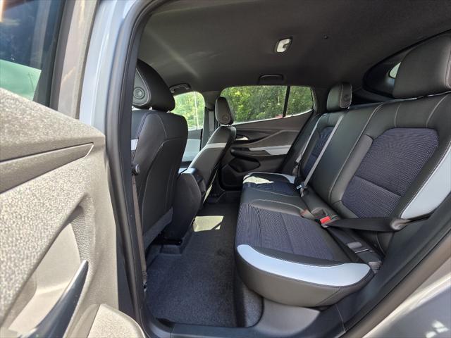 new 2025 Buick Envista car, priced at $27,280
