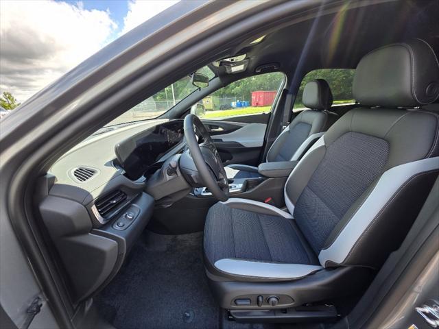 new 2025 Buick Envista car, priced at $27,280
