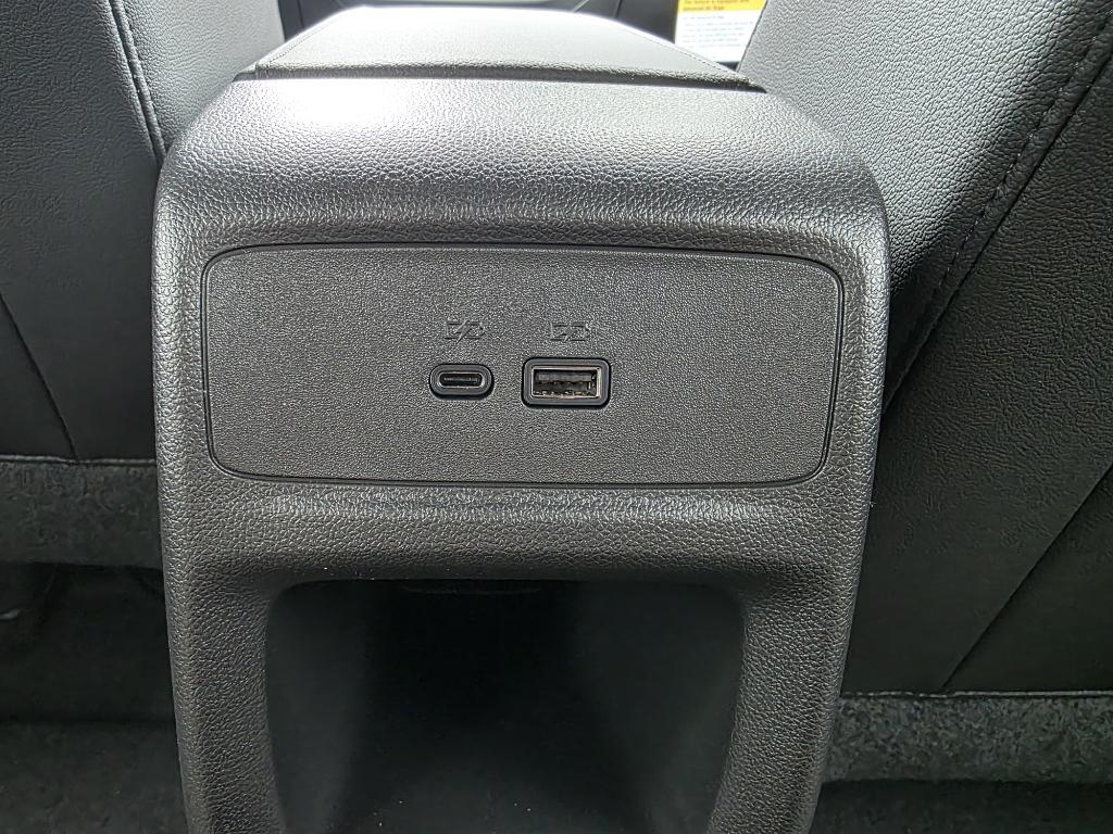 new 2025 Buick Envista car, priced at $27,280