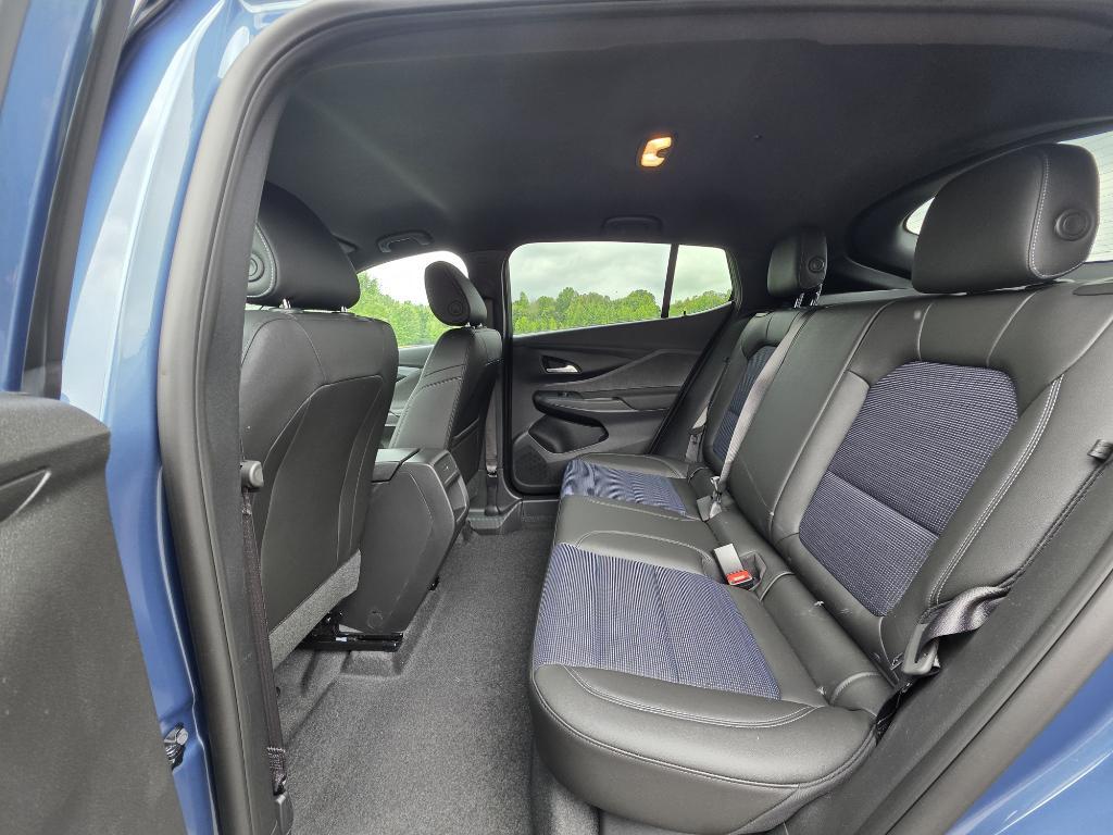 new 2025 Buick Envista car, priced at $27,280
