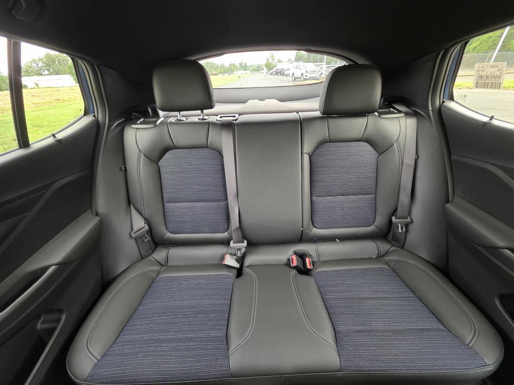 new 2025 Buick Envista car, priced at $27,280