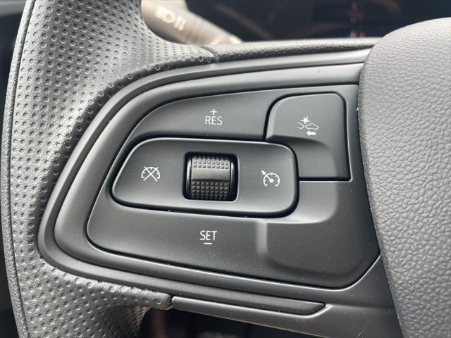 new 2025 Buick Envista car, priced at $25,690