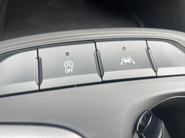 new 2025 Buick Envista car, priced at $25,690