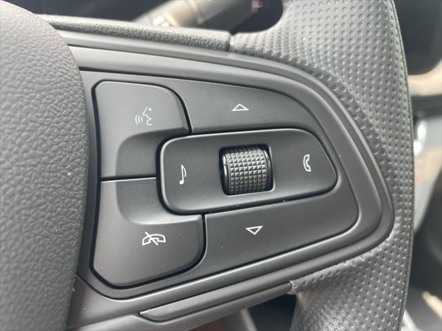 new 2025 Buick Envista car, priced at $25,690