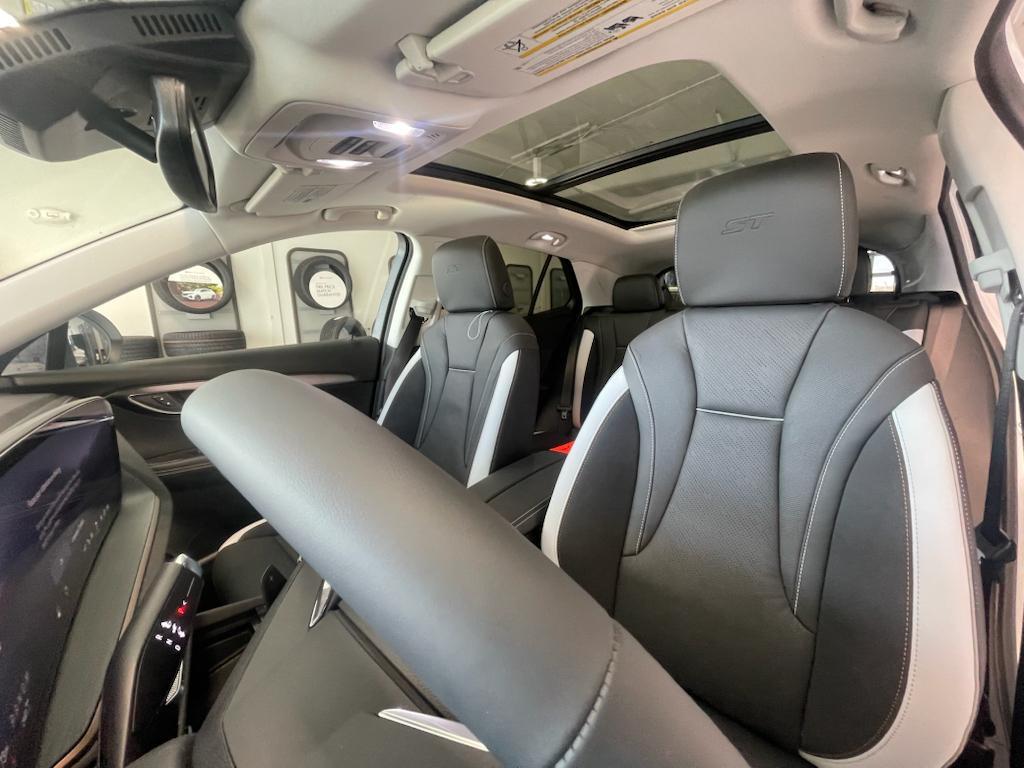 new 2025 Buick Envision car, priced at $43,240