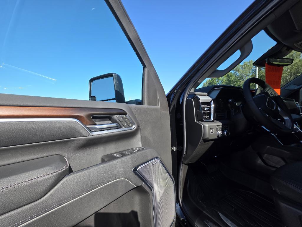 new 2026 GMC Sierra 2500 car, priced at $80,720