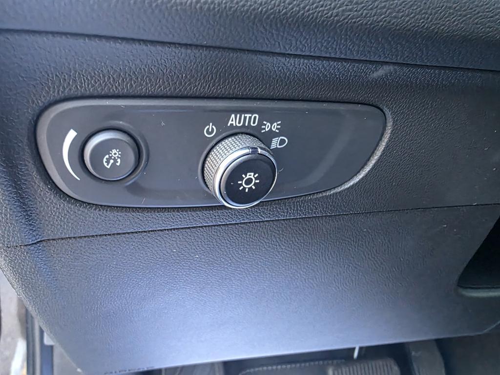 used 2022 Buick Envision car, priced at $26,995