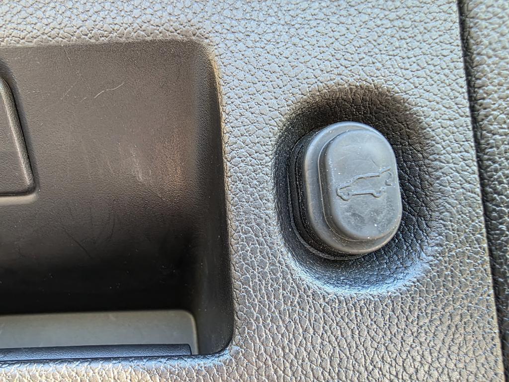 used 2018 GMC Yukon car, priced at $27,995