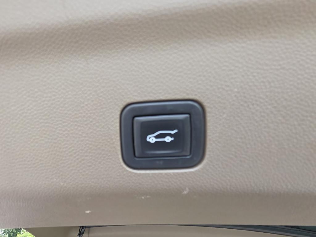 used 2022 GMC Yukon car, priced at $61,995