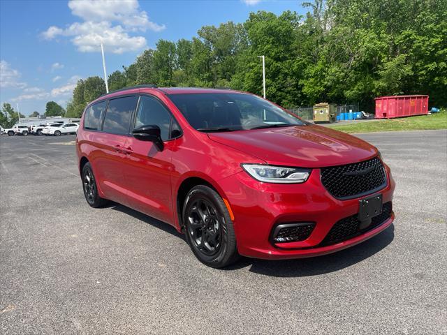 used 2025 Chrysler Pacifica Hybrid car, priced at $49,995