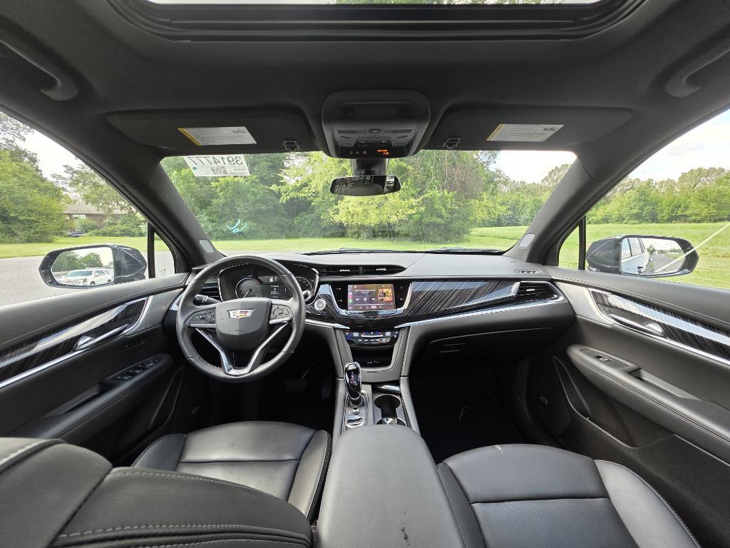 used 2025 Cadillac XT6 car, priced at $45,995