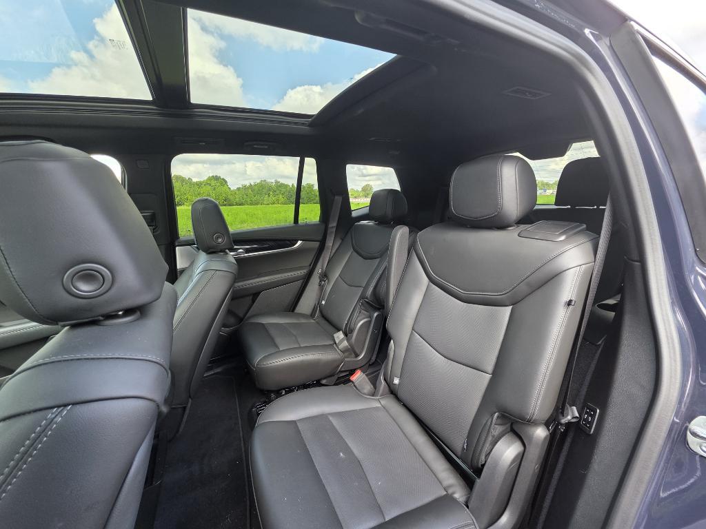 used 2025 Cadillac XT6 car, priced at $45,995