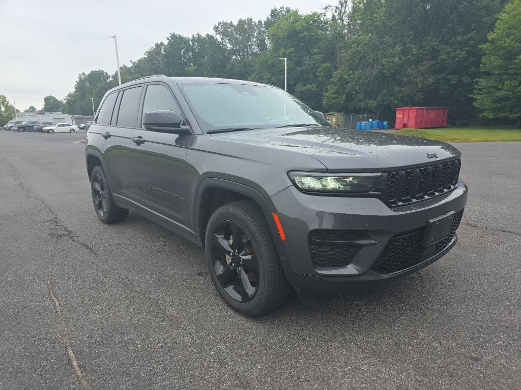 used 2022 Jeep Grand Cherokee car, priced at $28,995